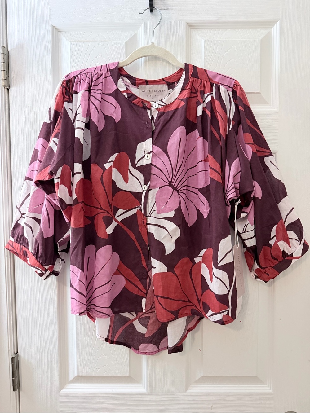 White Closet floral buttoned blouse sz XS